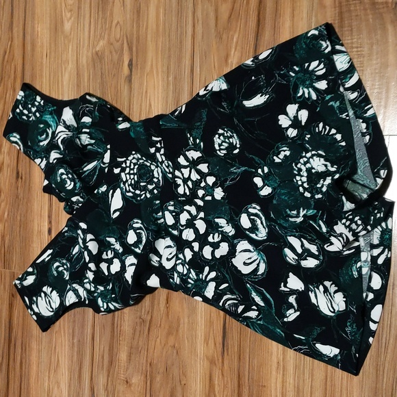 Club Monaco - Black, Green & White Floral Print Sleeveless Romper W/ Back Cutout - Picture 6 of 7